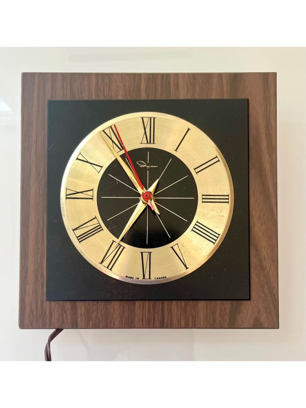 Vintage MCM Ingraham Wall Clock - Wall Plug - Made in Canada